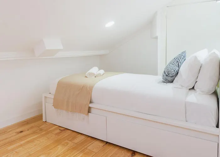 - Arroios Praca Do Chile Homestay *